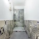 White Stylish شقة فيكو إيكوينس