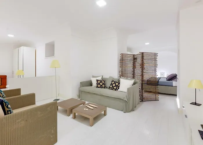 White Stylish Apartamento Vico Equense