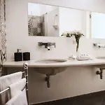 White Stylish 公寓 *